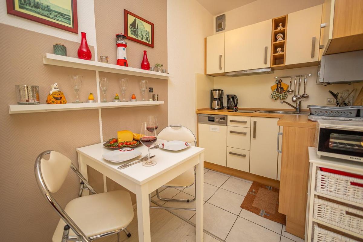 Studio 2 Im Eg Haus Stranddistel, Geschmackvoll Eingerichtete Ferienwohnung Fur 2 Personen In Zingst Exterior foto